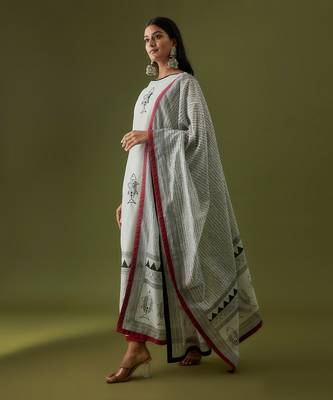 Ivory block print and embroidered kurta set 4