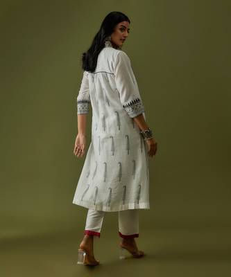 Ivory block printed and embroidered kurta set 2
