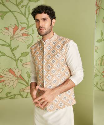 Ivory applique embroidery bundi kurta set 2