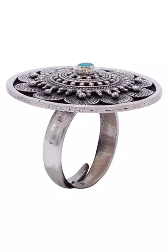 Turquoise studded round silver ring