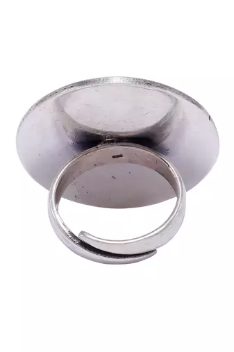 Turquoise studded round silver ring