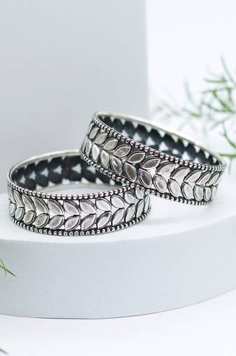 Silver leaf petal design bangles