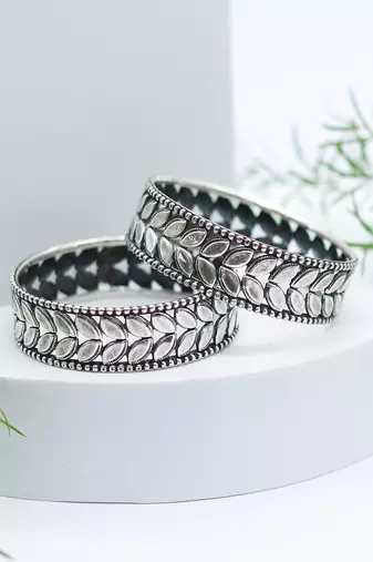 Silver leaf petal design bangles