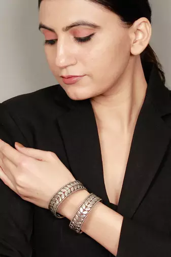 Silver leaf petal design bangles