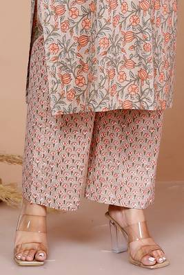 Women Cotton Printed Straight Kurta And Palazzo 5