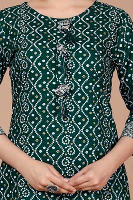 Womens Rayon Bandhani Print Straight Kurta Green 5