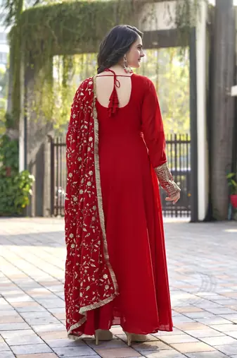Akaiswa Fashion Faux Georgette Golden Thread Embroidered Red Salwar Suit