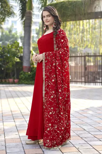 Akaiswa Fashion Faux Georgette Golden Thread Embroidered Red Salwar Suit