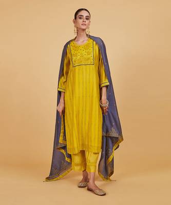 Yellow dhari yoke kurta set 1