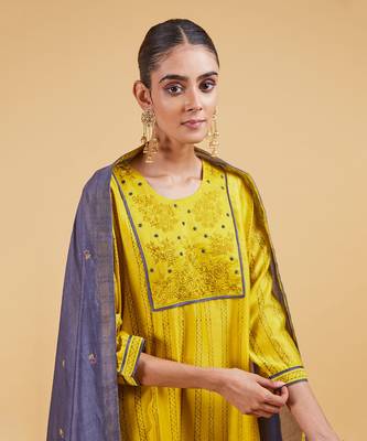Yellow dhari yoke kurta set 3