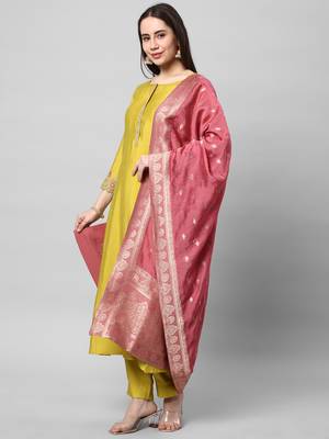 Embroidered a line kurta paired with brocade dupatta and straight pants. 4