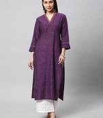 Woven cotton kurta with embroidery detailling.