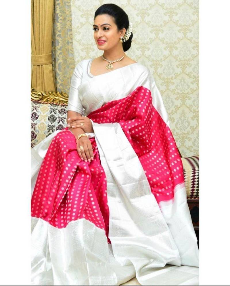 Pink Woven Kanjivaram Silk Saree With Blouse Piece