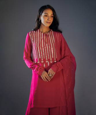 Hot pink embroidered kurta set 2
