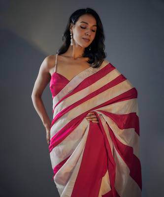Colour block saree with embroidered blouse 3