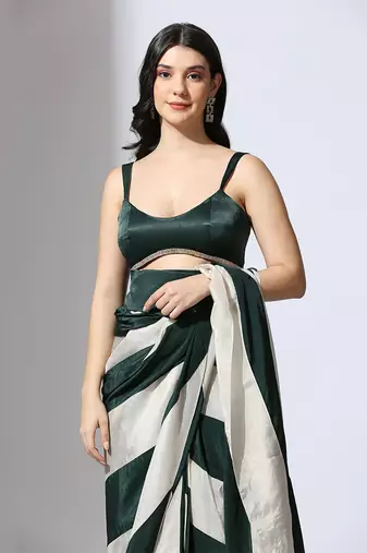 Color block saree set with waist belt