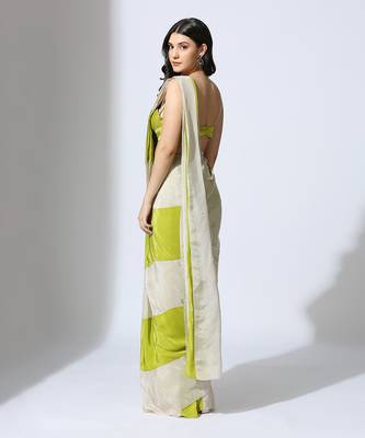 Color block saree with embroidered blouse 3