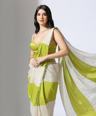 Color block saree with embroidered blouse 4