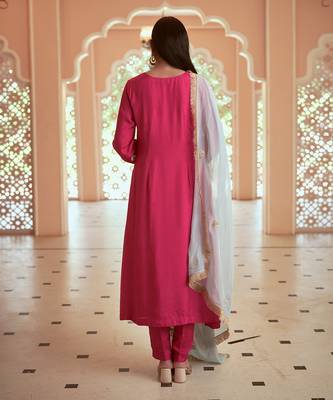 Pink silk embroidered kurti set 4