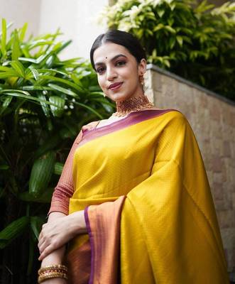 Yellow Woven Faux Faux Kanjivaram Silk Saree With Blouse Piece 3