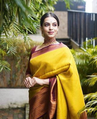 Yellow Woven Faux Faux Kanjivaram Silk Saree With Blouse Piece 4