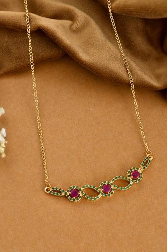 Gold plated pendent necklace set