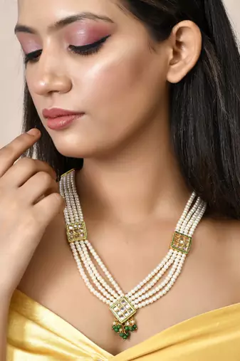 Gold plated pearl necklace set