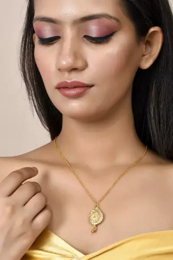 Gold plated chain necklace set