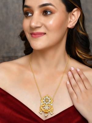 Gold pllated chain handcrafted floral pendent necklace set 2