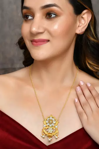 Gold pllated chain handcrafted floral pendent necklace set