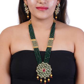Green brass meenakari beaded kundan necklace set with earrings 1