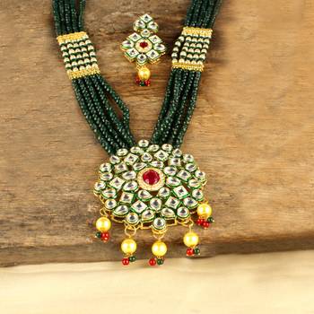 Green brass meenakari beaded kundan necklace set with earrings 2