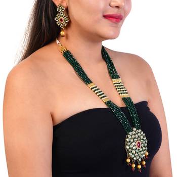 Green brass meenakari beaded kundan necklace set with earrings 3