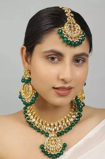 Emerald beaded kundan necklace set