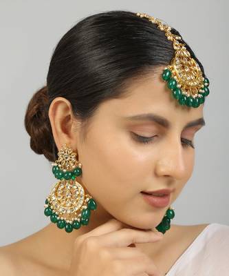 Emerald beaded kundan earrings & maang tikka 1