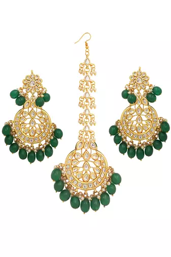 Emerald beaded kundan earrings & maang tikka