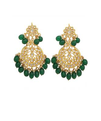 Emerald beaded kundan earrings & maang tikka 4