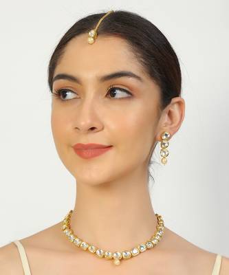 Kundan necklace with earrings & maang tikka 1