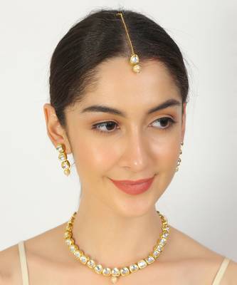 Kundan necklace with earrings & maang tikka 2