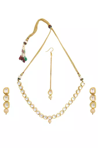 Kundan necklace with earrings & maang tikka