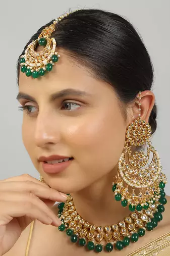 Kundan inspired emerald beaded necklace set