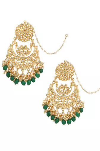 Gold toned kundan necklace with pair of earrings