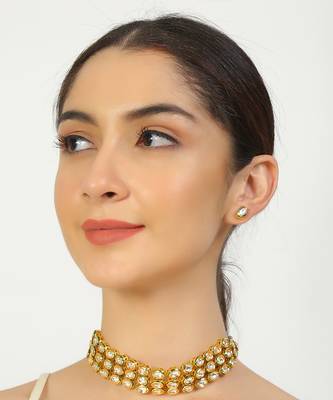 Handcrafted kundan choker with earrings 2