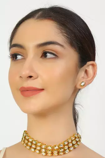 Handcrafted kundan choker with earrings