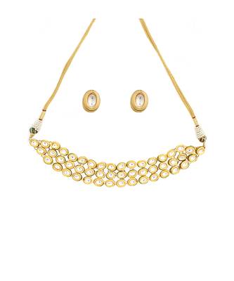 Handcrafted kundan choker with earrings 3
