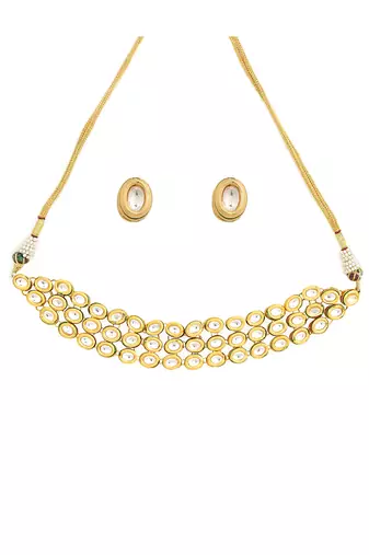 Handcrafted kundan choker with earrings