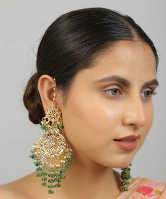 Kundan crescent shaped earrings 2