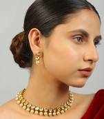 Kundan ivory beaded necklace with earrings