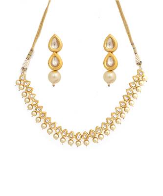 Kundan ivory beaded necklace with earrings 3