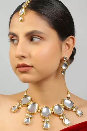 Handcrafted maharani kundan necklace set